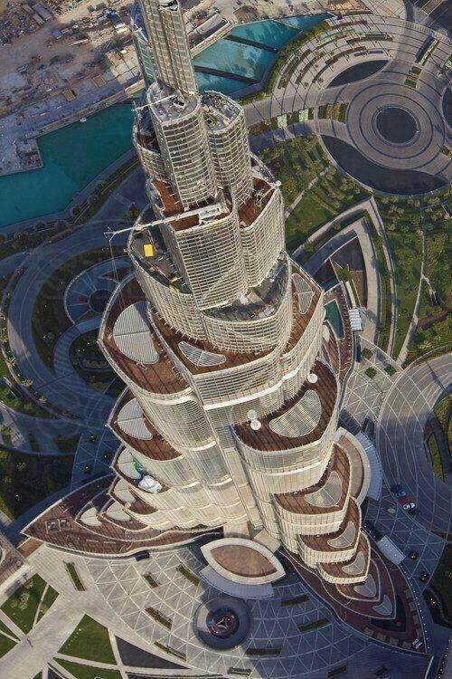 Hotel Burj Khalifa en Dubai, impresionante arquitectura.