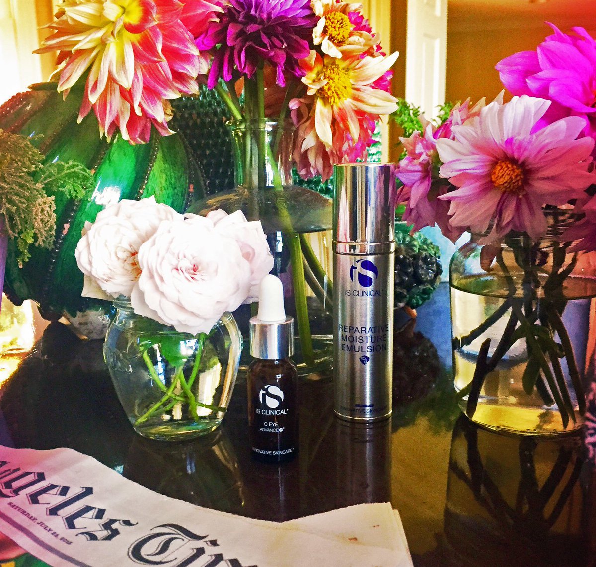 iSCLINICAL's tweet photo. Happy Monday! Give your skin a little love today with #ReparativeMoistureEmulsion and #CEyeSerumAdvance+ https://t.co/NK8TZzTSgn