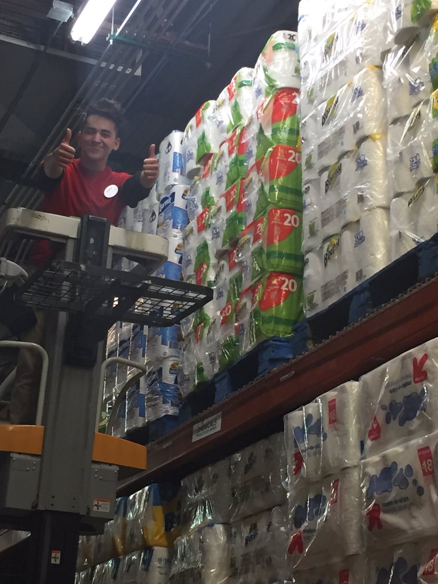 We even do midday zone in the backroom. #868 #myteamrocks <a href="/ChristmanChase/">Chase Christman</a> <a href="/JonByars/">Jon Byars</a> @jus10atTGT <a href="/LisaaCal/">Cal Lisaa</a> <a href="/Cyndi_33/">Passionate Writer</a>