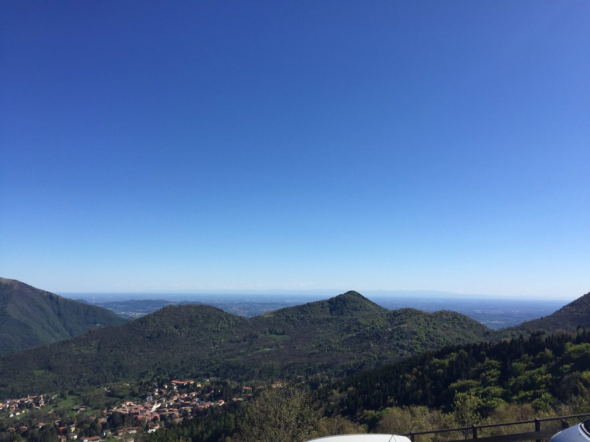 bodhirider's tweet photo. #ontheroad #OnTheRoadAgain #timetoride #maggiorelake #comolake #valledintelvi #valicoindemini #alpeneggia https://t.co/nvXQgadBn3