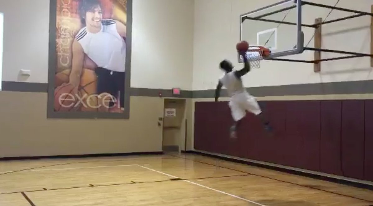 It looks like Le'Veon Bell's recovery from knee surgery is going well. es.pn/26pdoQh