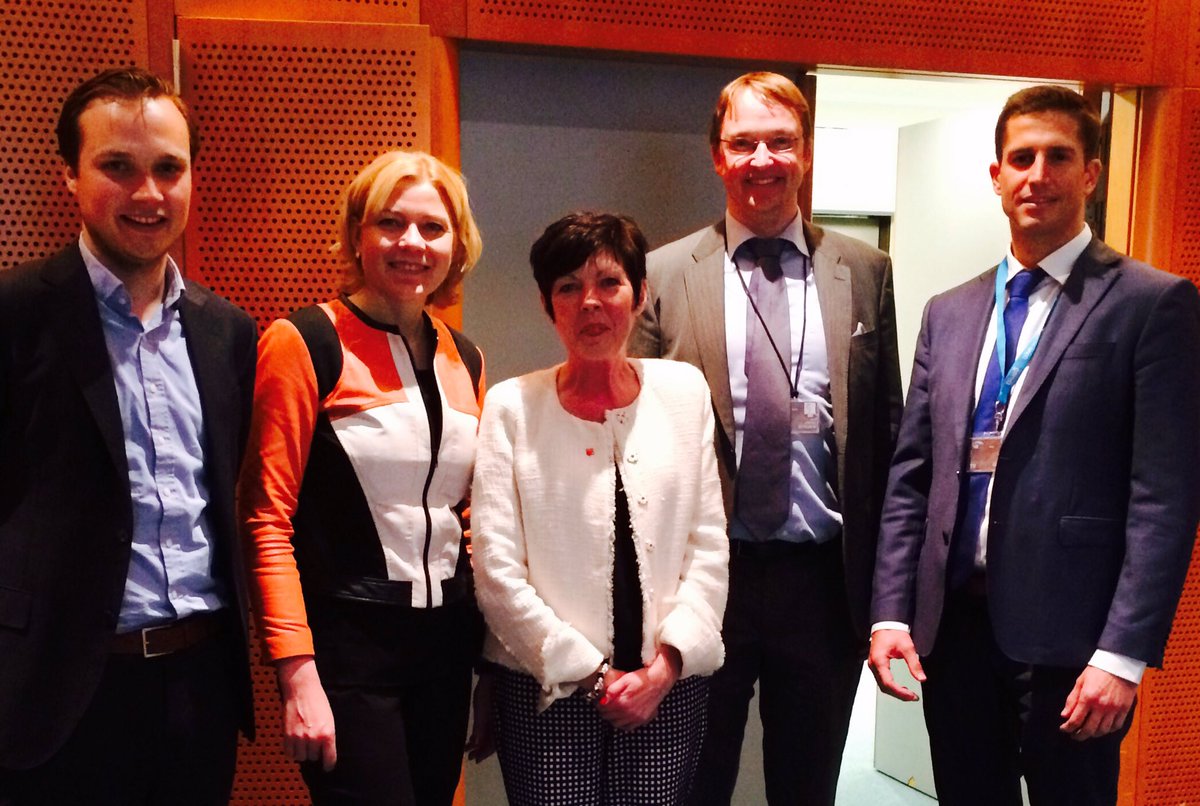 HennaVirkkunen's tweet photo. Towards cleaner #aviation. Good discussion on #biofuels w @TheresaMEP &amp; experts from @Airbus @nestecorp @SKYNRG https://t.co/sNJPzqircq