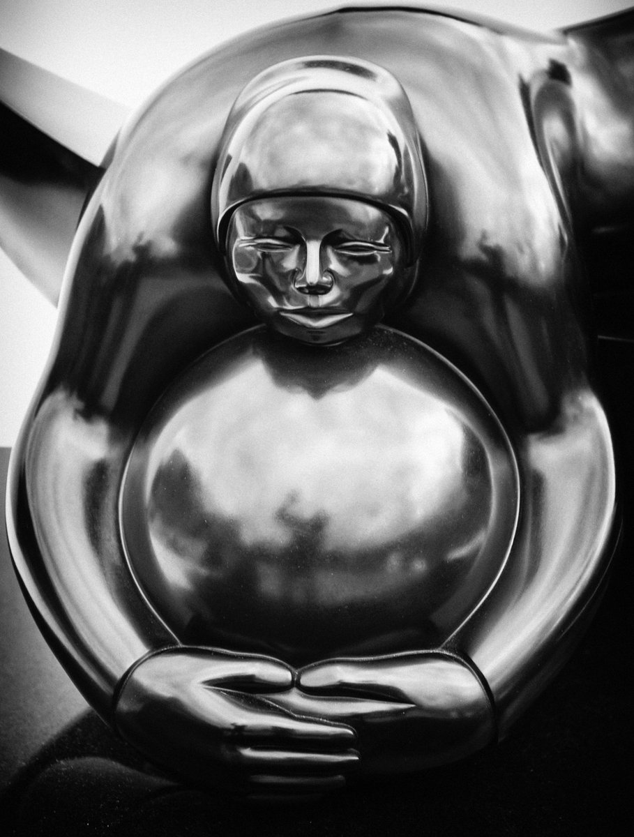 Utopía es luchar por algo que no vemos en la realidad tangible, pero que existe en el universo de las imágenes. #art