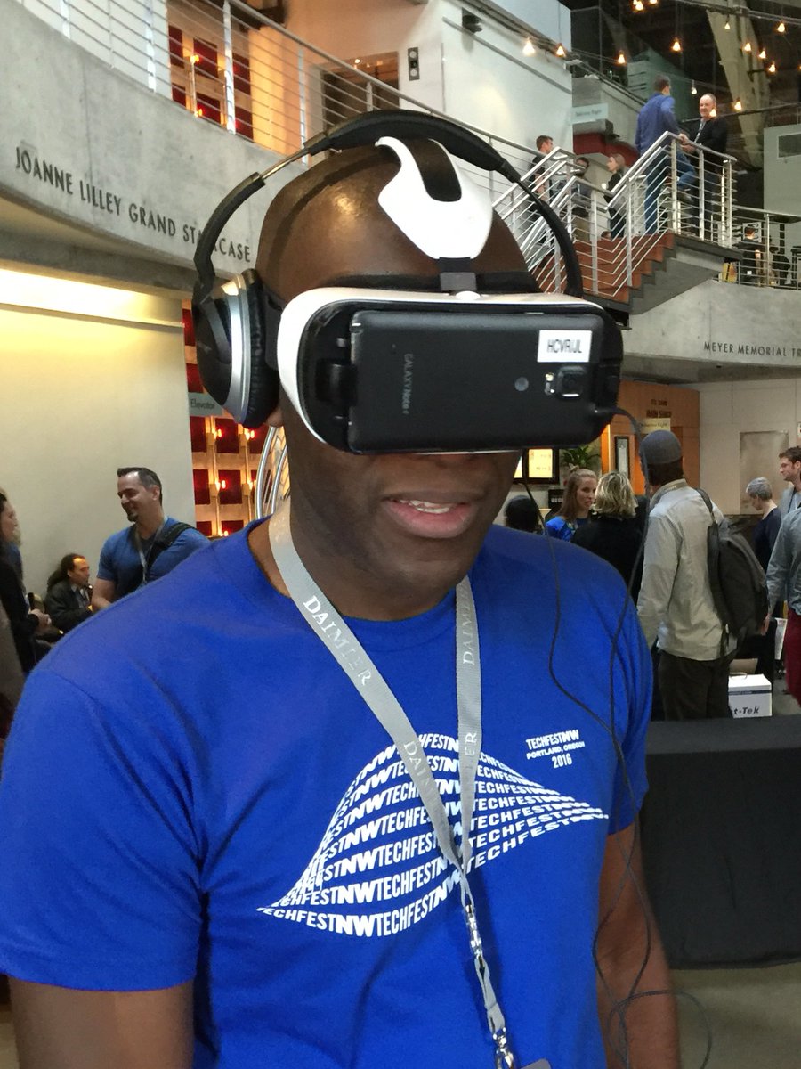 Checking out Michigan football with <a href="/HeadcaseVR/">Headcase VR</a> #tfnw #VirtualReality