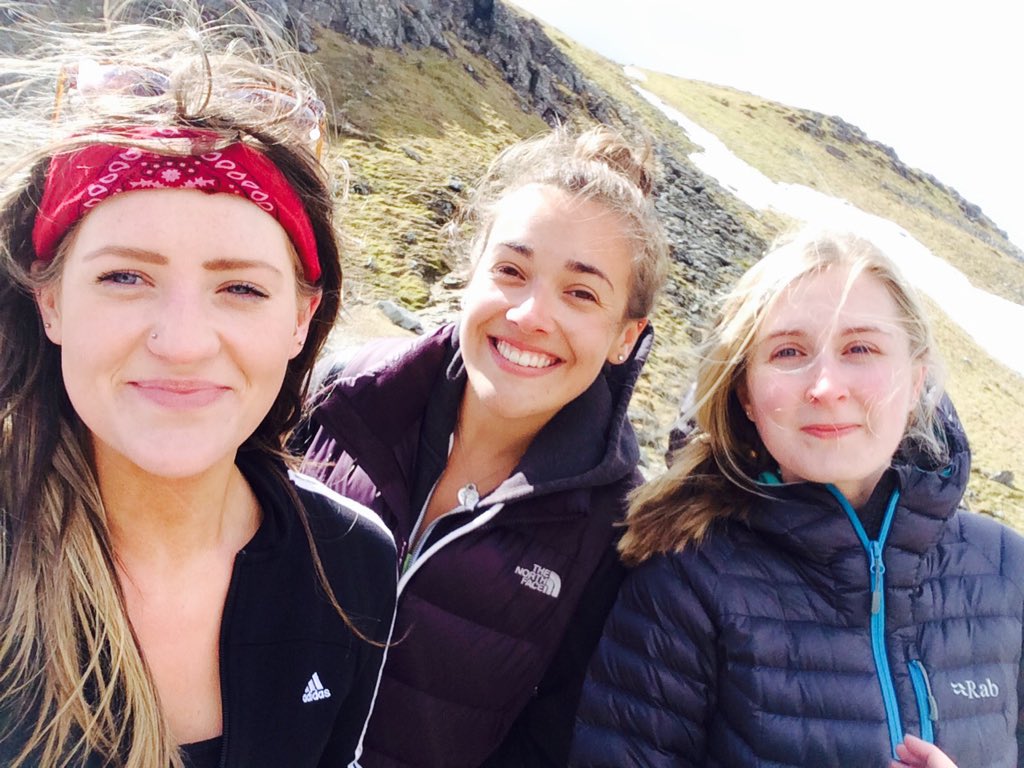 amberjonesssss's tweet photo. We reached the top!@RachaelCrichton @caramurdoch39 @kevclarke92 https://t.co/zPUR4XsOPe