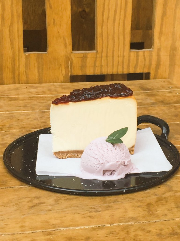 CakeryMx's tweet photo. Los esperamos de lunes a sábado de 1 a 9 pm en @Mercado_Mx 🍰🍥🍨☕🍫🍮 #CakeryBoutiqueMx #FelizLunes https://t.co/deXOk3vBcn