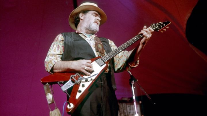 Lonnie Mack, a true blues troubadour, passed this weekend at the age of 74 ddar.io/qufdhg #blues #Guitar