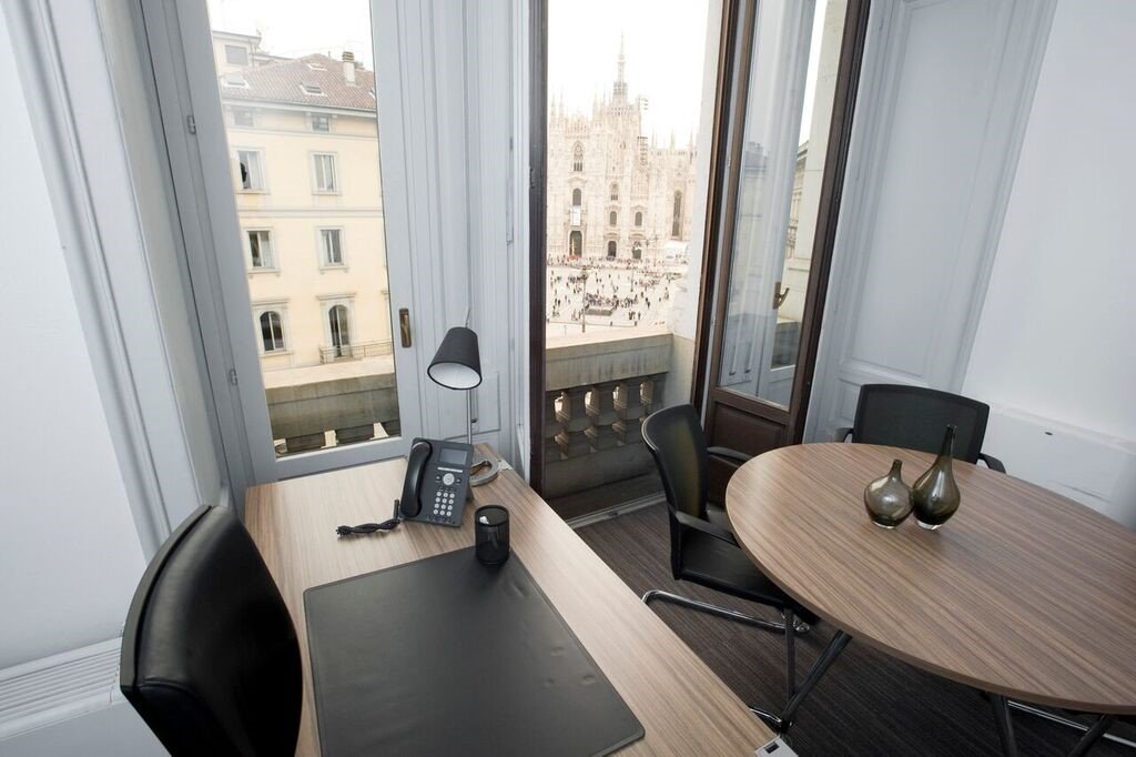 RegusItalia's tweet photo. #Regus: i vantaggi di un ufficio fisso e un indirizzo prestigioso, senza i costi fissi. https://t.co/npa25I4kfj https://t.co/dol0e8tXjQ