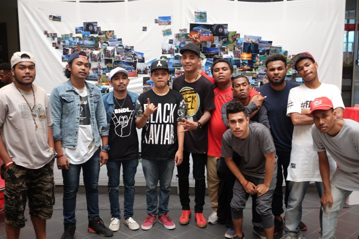 DanieLFaidibaN's tweet photo. #Familia #RevolutionHipHopPapua #Team40 #dbeatz https://t.co/CJlro3saOO