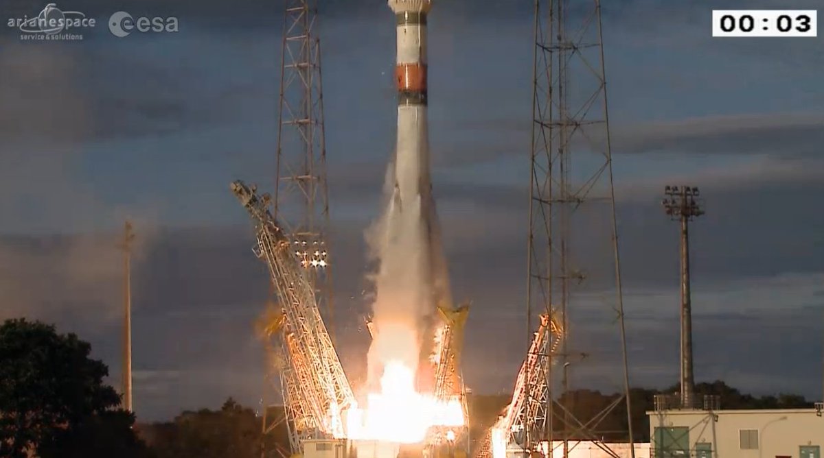 Liftoff of #VS14 with Europe's #Sentinel1 B, 3 #flyyoursatellite #Cubesats & @CNES #Microscope at 21:02 GMT