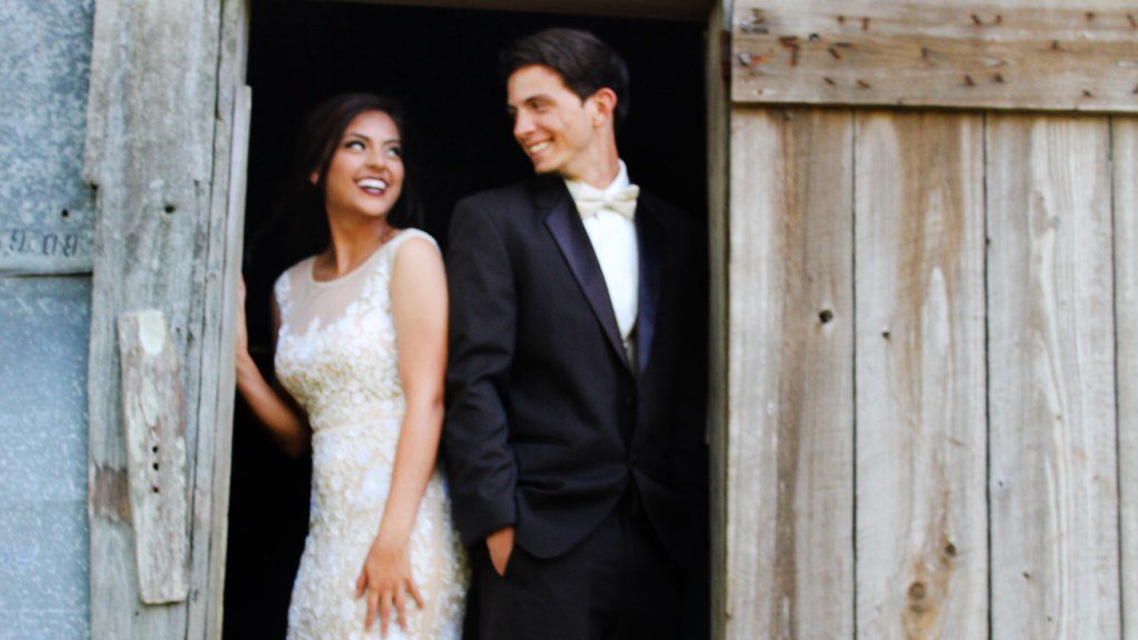 TheHeidiBecca's tweet photo. Sylvia &amp; Christian | Prom 2016 https://t.co/GSFx3d22GX https://t.co/SflJA9Xs1w