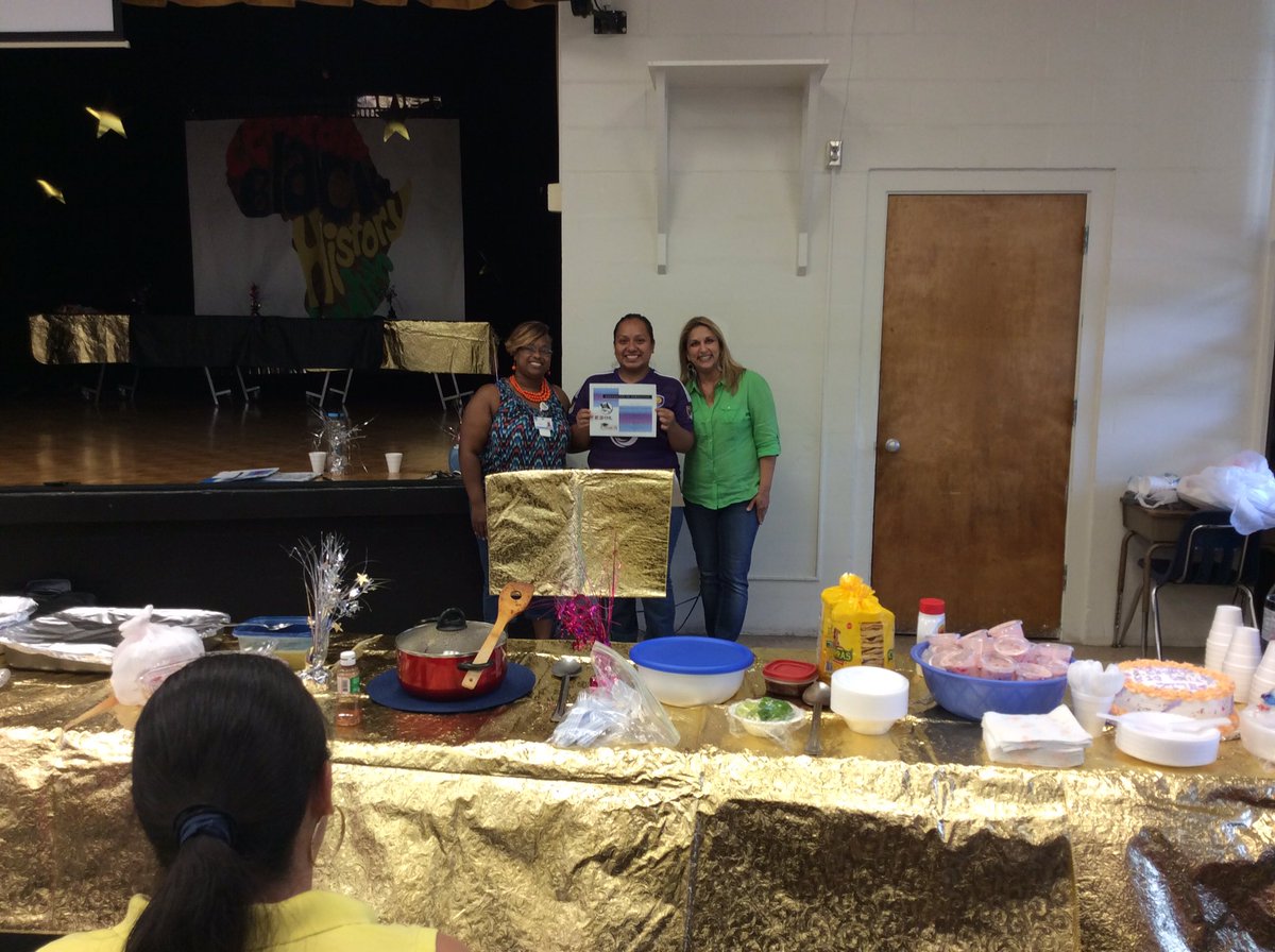 ESOL_VCS's tweet photo. The last Adult Literacy English Class at Starke Elementary. Congratulation ESOL Parents! https://t.co/1uXzg0fGst