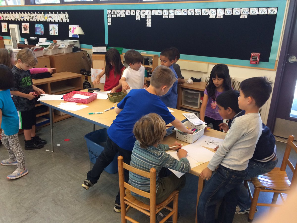 regnerclass's tweet photo. Creation corner is busy today! Minds at work+ noisy classroom=happy kids. #lasdk8 #PLlasd https://t.co/aZ6CmHTMyp