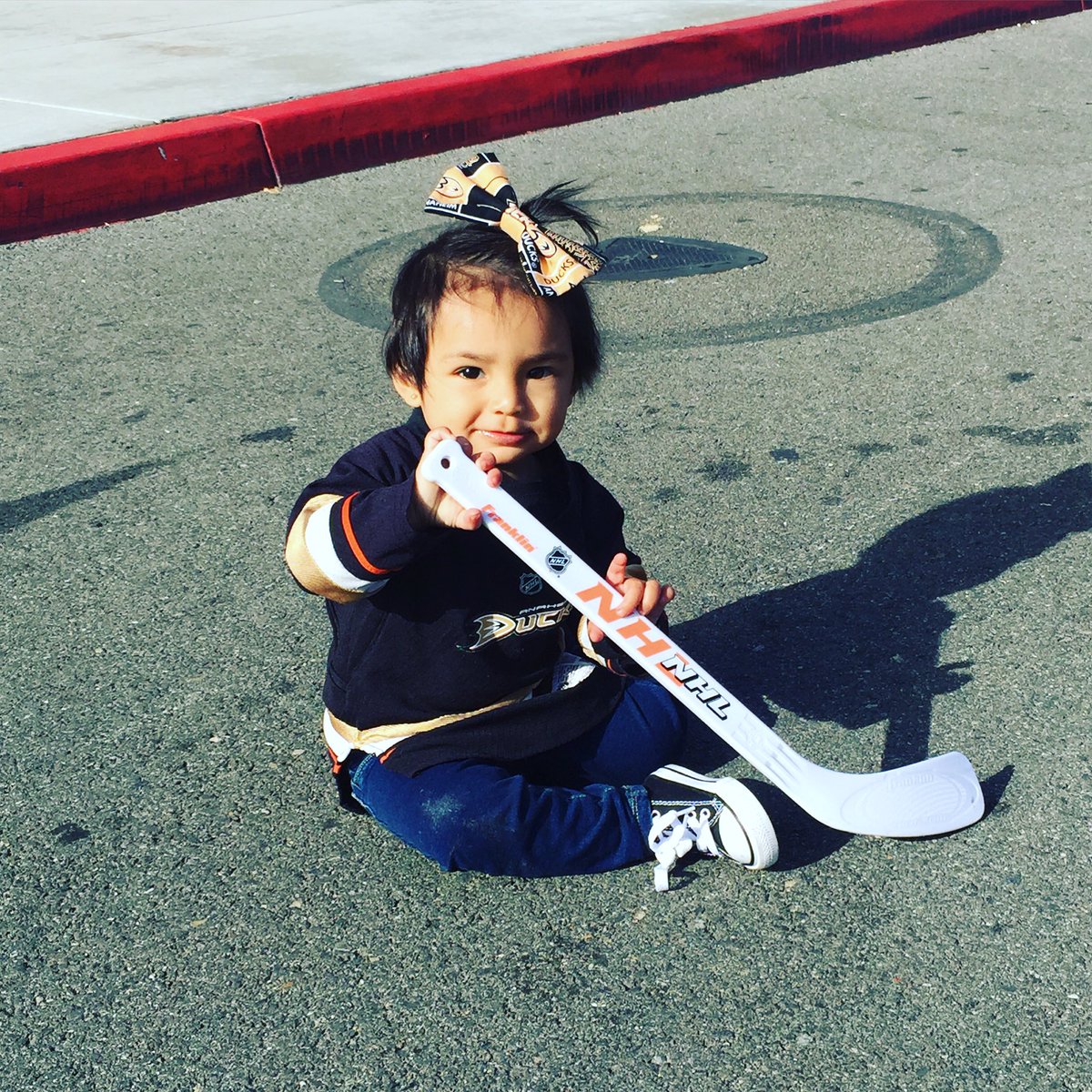 HoneyVee09's tweet photo. #paintitorange https://t.co/5sDejVer8K