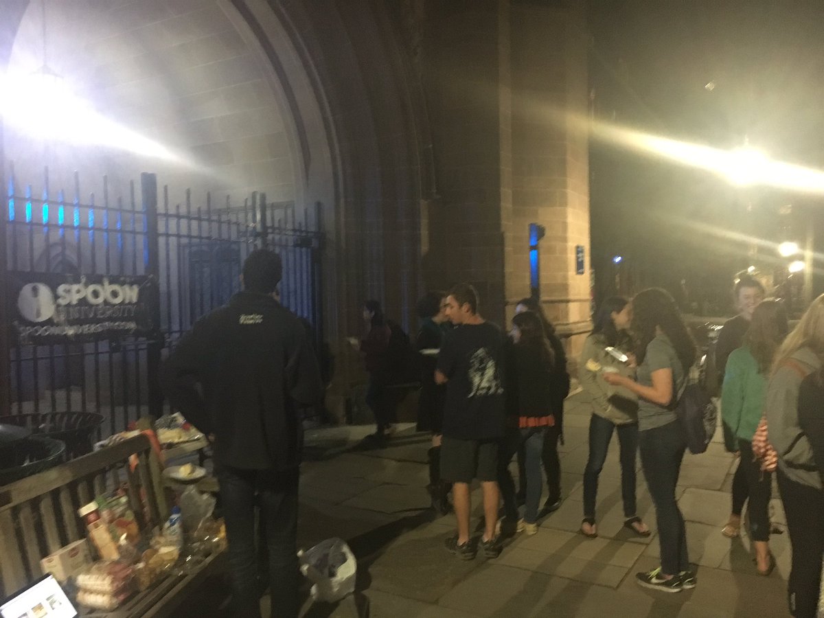 spoon_yale's tweet photo. We are loving all of the pre-frosh enjoying our Bulldog Days event!! #Yale2020 #BDD2016 https://t.co/ebVNvVzm4N