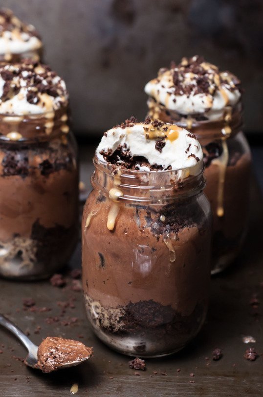 Mealple's tweet photo. Dulce de Leche and Chocolate Mousse Jars https://t.co/jSeFVDhUxa