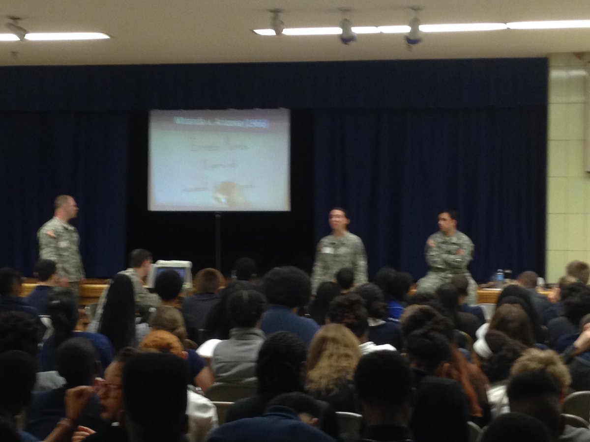 marley_us's tweet photo. @itssoIB JAG presenting on Miranda Rights for National Law Day! https://t.co/dHrhCa4AdJ