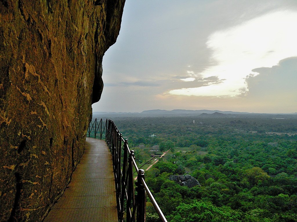 TravelMe_SL's tweet photo. 7 amazing things to see in #Sigiriya
#srilanka #travel
https://t.co/nNIL6eEr04 https://t.co/F4nFLivtxQ