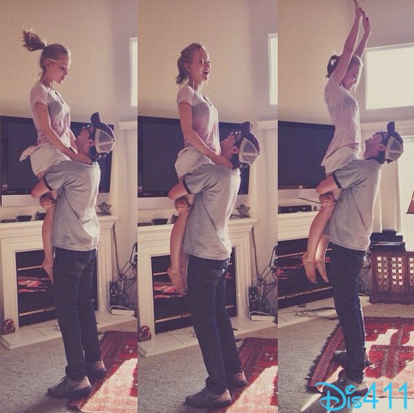 CameronKnightSS's tweet image. She's so tiny.