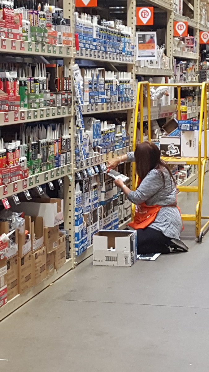 Junebug2482's tweet photo. How does this happen? Haha great wknd for sprays &amp; caulk! #D24life #bestcrew #rockinit #wegotthis #str912 @nlr0501 https://t.co/gvoLB5PvXV