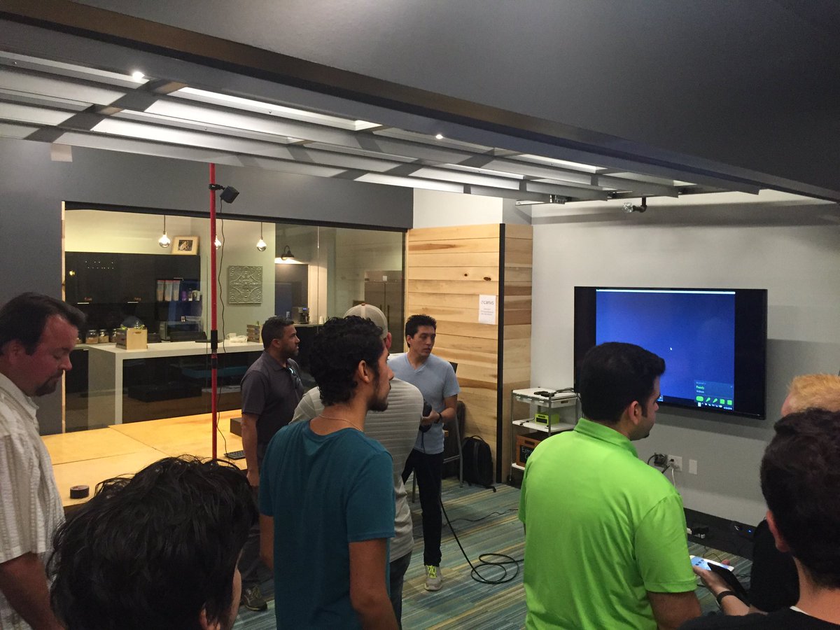 OrlandoVRMeetup's tweet photo. https://t.co/Z7lwhB7kk2