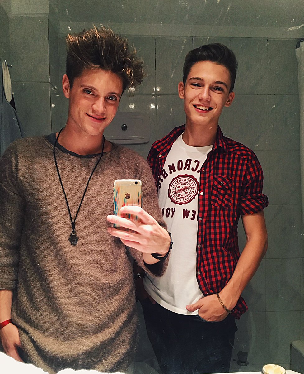 Ianlucasok's tweet photo. Les gustaría un nuevo vídeo con @lionelferro?? Que ideas nos dan, challenge, reto, etc.. Dejen sus comentarios 👇🏽☺️ https://t.co/lcZHGqrzsV