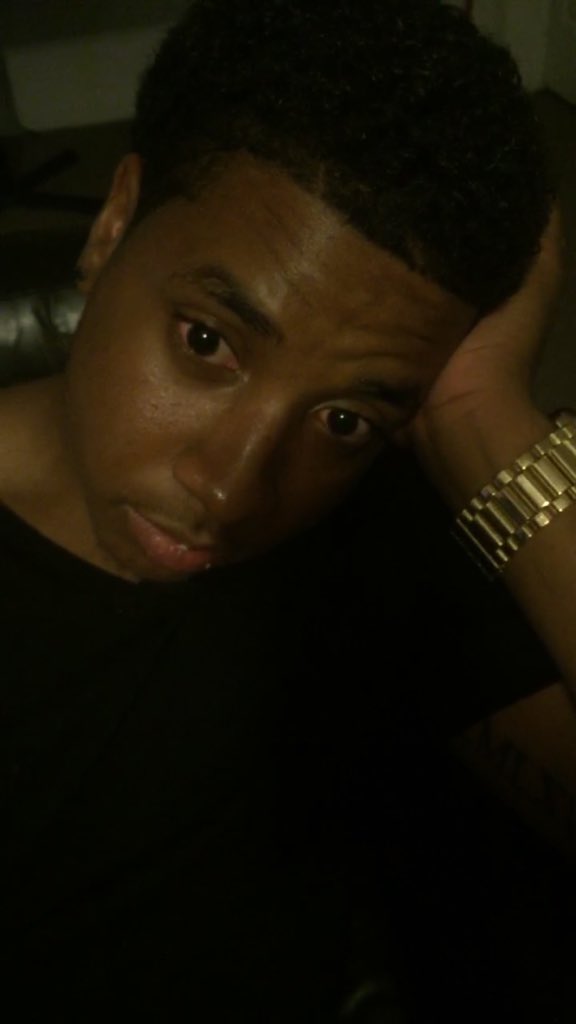 __A__C___'s tweet photo. "Bruh she left me" https://t.co/SR9KSS6shk