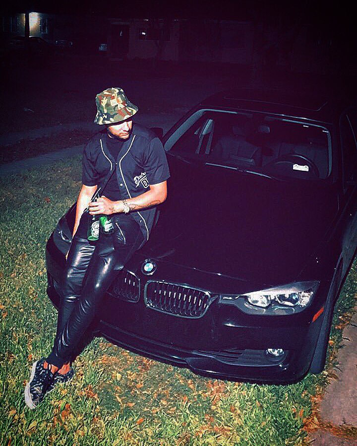 dmoramusic's tweet photo. Otro sueño cumplido..... Otra meta alcanzada..... Y vamos por mas..... Esperen pronto el video oficial https://t.co/3odMEn3KPN