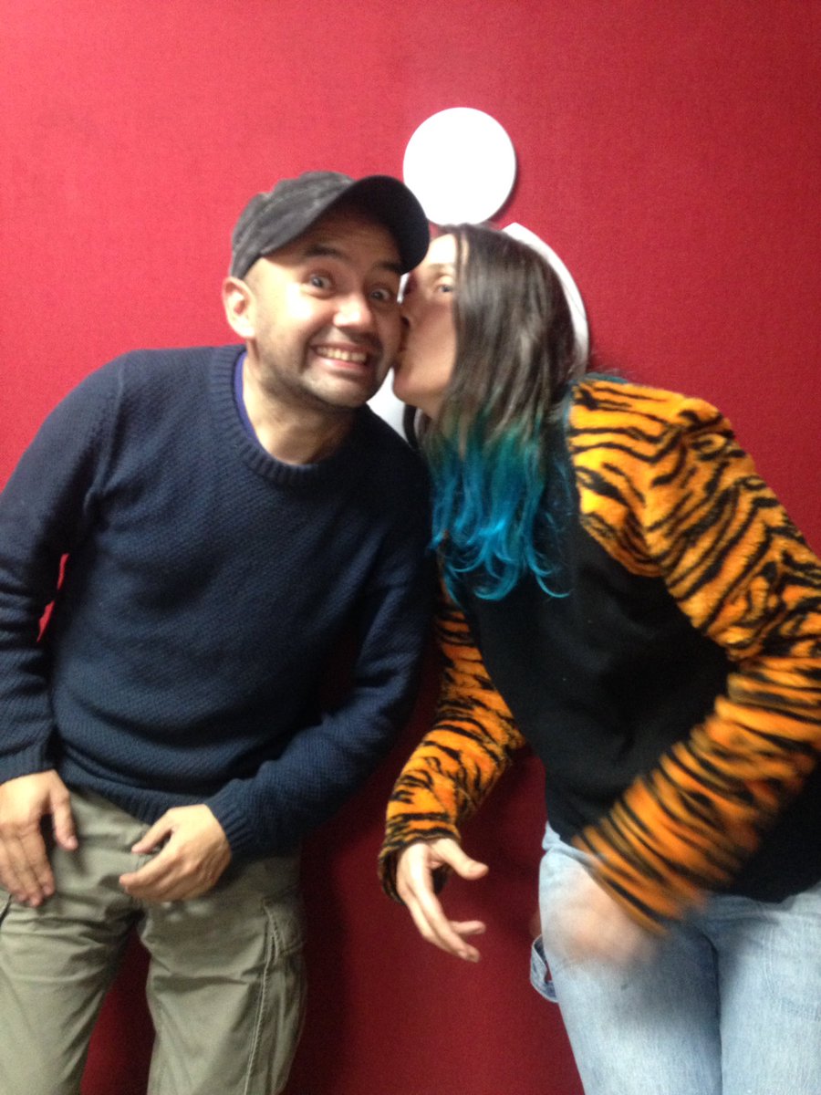 profeastronauta's tweet photo. "Y dice..." #ProfePapito #LaClaseAterciopelada #SexyCarreño @radionica @aterciopelados @ndreaEcheverri 🚀🚀🚀 https://t.co/PB0wr3u9QX