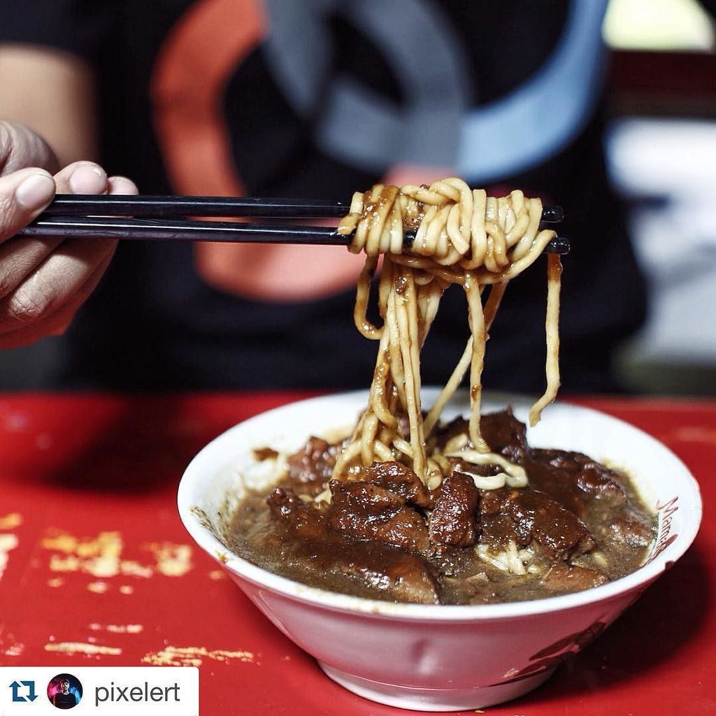 ."Mie Ayam Bu Tumini"
•
Kesini lagi. Salah satu mie ayam favoritku. Pokoknya enaknya bukan… ift.tt/1NN3b4X