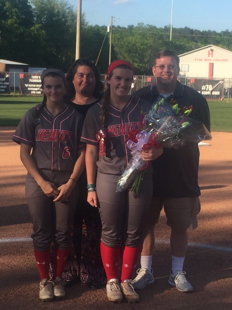 HTHuskySB's tweet photo. Congrats to Husky Seniors, #26 Callie Shields, #15 Maddie Dorsett, #16 Bailey Murphy and #19 Devin Moseley! https://t.co/zSJ5VhdfQ3