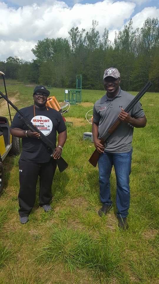 SCFootballHOF's tweet image. Last thurs. @Stepdaddyv took on @GamecockFB legend @MarcusLattimore in our #Gun event. #SCFHOF16 #VernonSaysHeWon