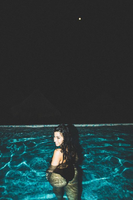 I may or may not have been super faded during these pictures 😂 https://t.co/zp8UySAMsK<a href="/tag/nationalselfie"class="tags"><span>#nationalselfie</span></a>