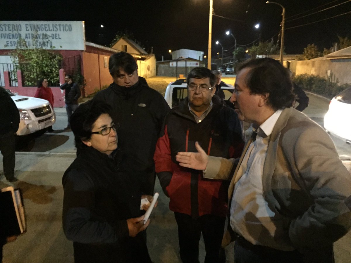 jcdiazavendano's tweet photo. Terminando la jornada de lunes con los vecinos de la San Luis Con todo el ánimo del mundo para continuar esta semana https://t.co/Ok7IZemPE3