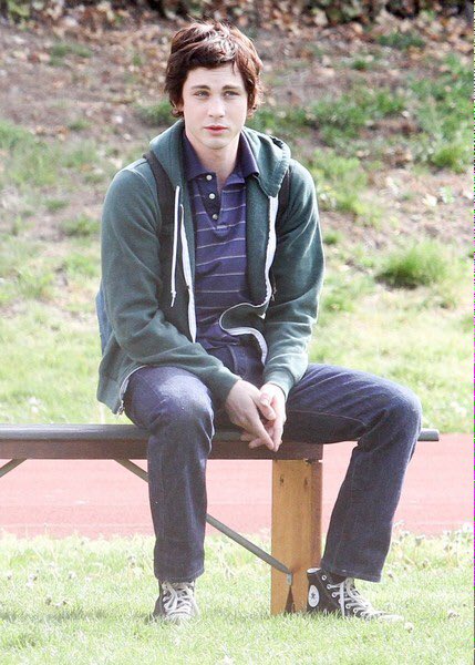 LermanUpdate's tweet photo. NEW | Logan Lerman on the set of SIDNEY HALL in NYC. https://t.co/TLgevuZ4rY