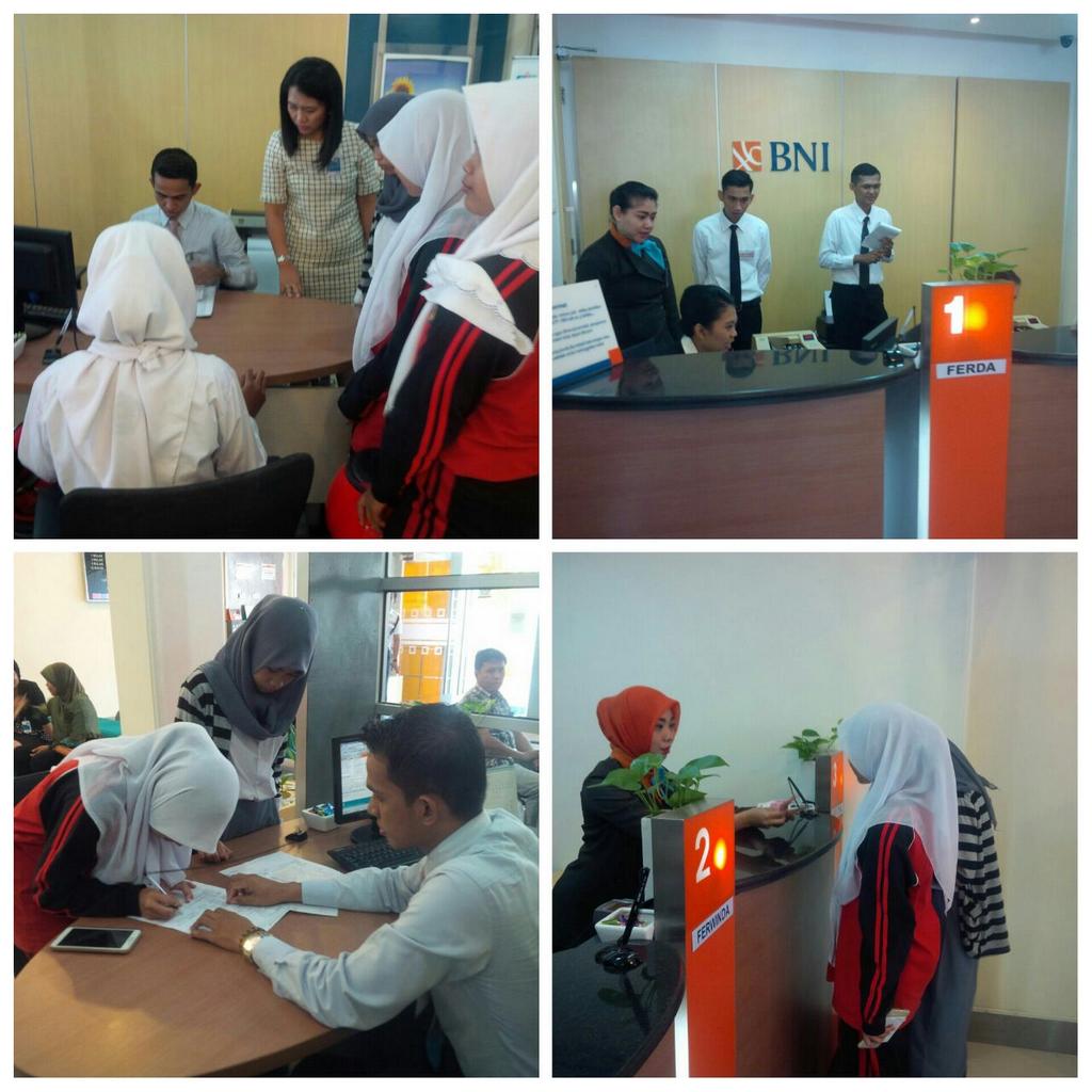 Pengambilan dana PIP oles siswa langsung di Bank BNI kota Jayapura, Papua.