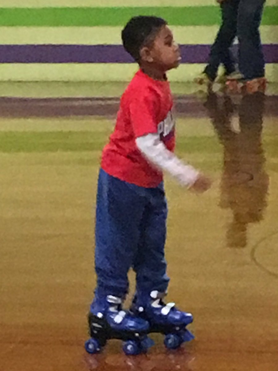 MrsBeasley10's tweet photo. Oh what fun at the Leach Skating Party tonight! Get out and MOVE! https://t.co/bno1gf0CB4