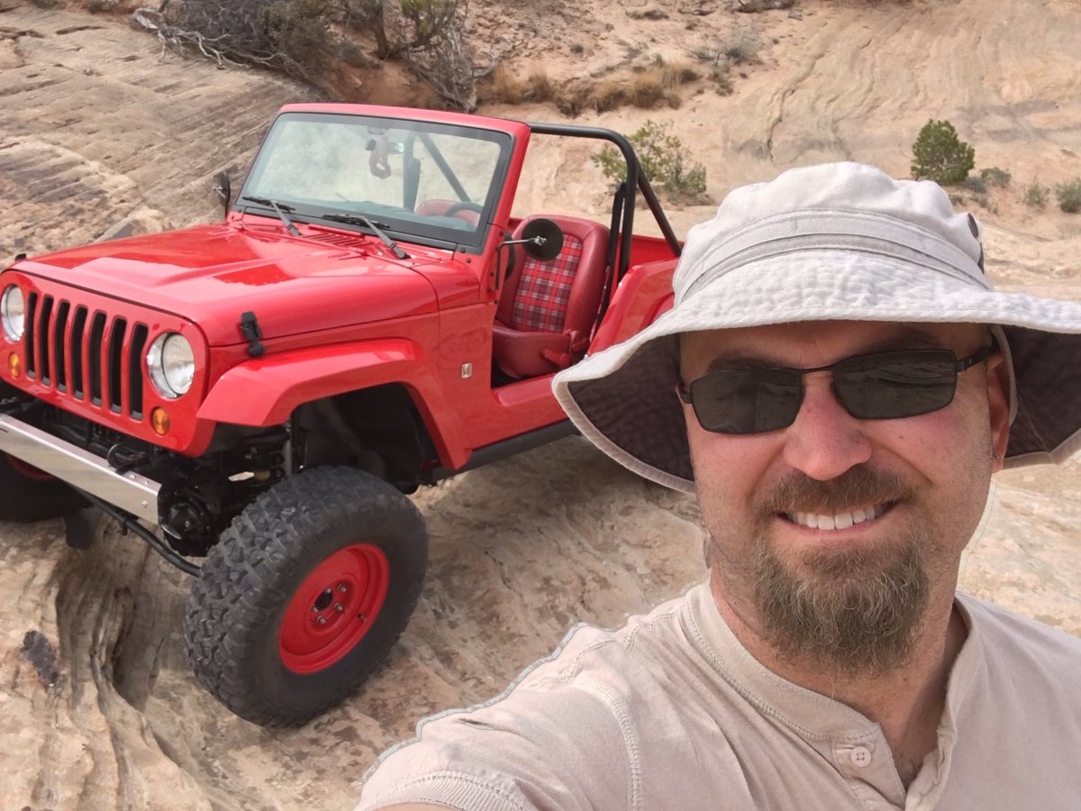 JPFreek's tweet image. #picslip #ejs2016 #Jeep #Shortcut @JPFreek EJS issue underway!