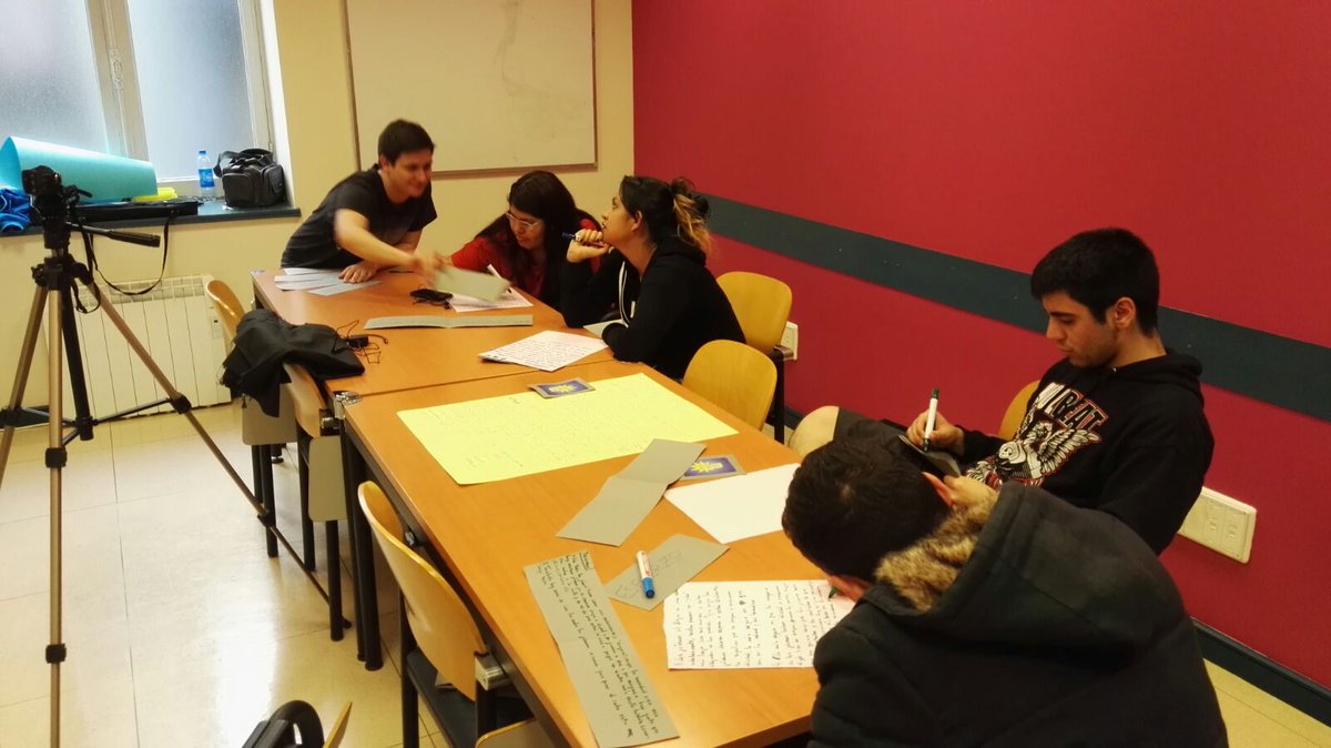 BizkaiaBePart's tweet photo. GAZTENews: 3º saioa; kamara erabiltzen hasi dogu... @Gaztebizz @EDEconocimiento @KIRIBIL @euskadinnova @EEBizkaia https://t.co/lRQLFAjYQz