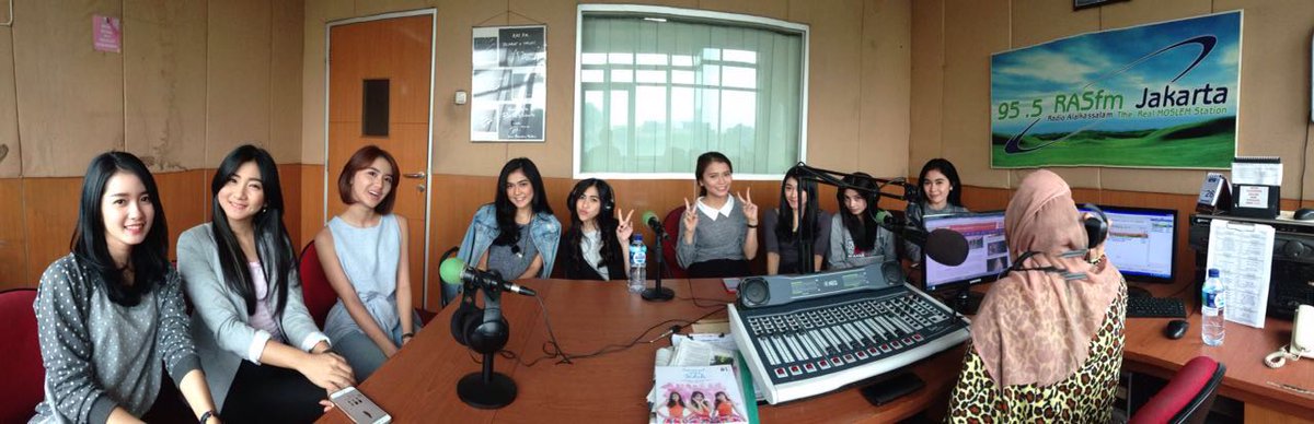 WeCanBeWinners's tweet photo. Masih ada 30 menit lagi ChiBi siaran di @RASfmJakarta, stay tune terus yah! ^^ https://t.co/RiDwJm9Jfy