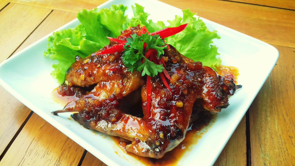 Come and try our new menu "Sayap bakar"  and our Mojito to refresh your day!!