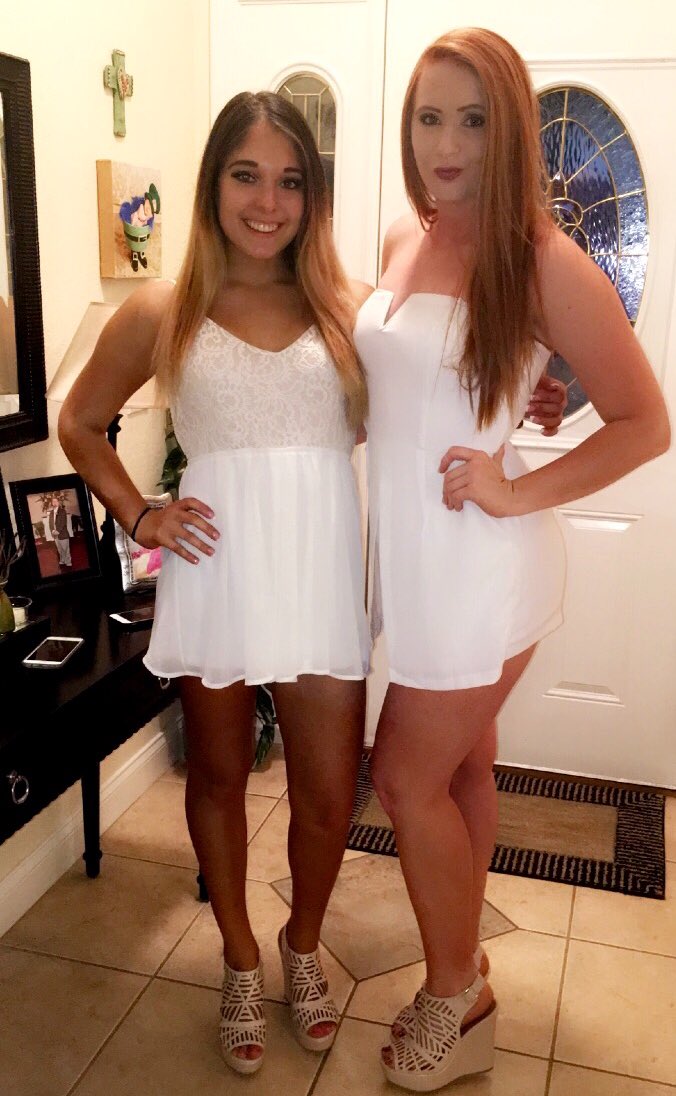 madisonnwiesen's tweet image. My right hand, my go to 👯 #PreDeath