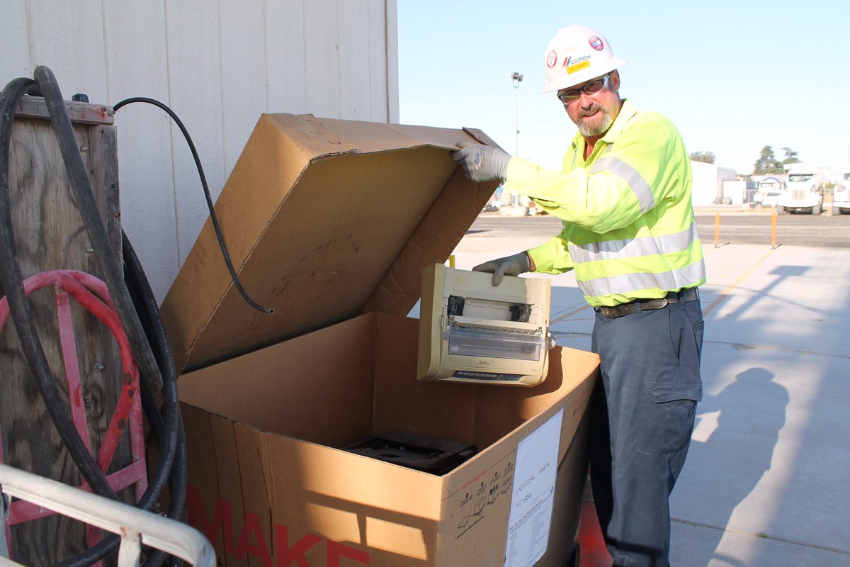 Shuskey3K's tweet photo. S.Fresno RM supports Earth Day and collects e-waste from 5 sites!  Great job CV Team! https://t.co/iVRbzlARa7