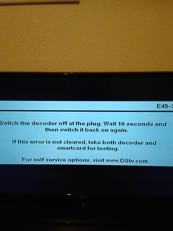 EssieHarry's tweet photo. @DStvCare good morning my dstv has been giving this message since l put it on this morning https://t.co/cqJpKsesb1