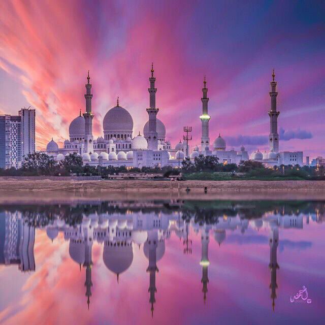 ma20142014's tweet photo. العبد يقرب كل ما كان ساجد
لله في خمس الفرائض يناجيه
واقدامه أن ما ودته للمساجد
وشلون للجنة  يبيها توديه ؟ https://t.co/9MnyLsHw7m