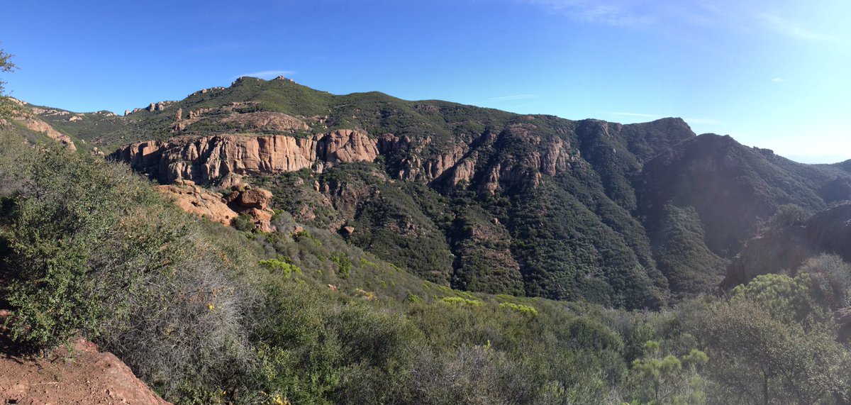 KZuraski's tweet photo. #echocliffs #climbing #SoCal #petzl #outdoorlife https://t.co/5fkQLf67Q2
