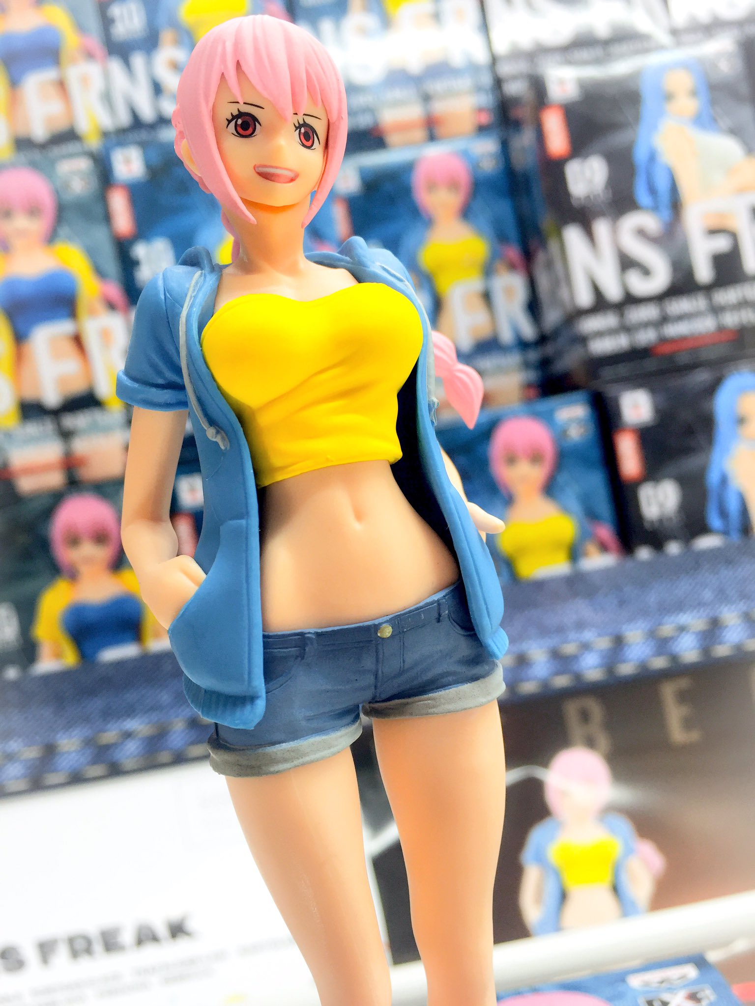 Twitter 上的 ゲームパニック三郷 プライズ ワンピース Jeans Freak Vol 10 入荷しました ジーンズフリークも遂に10弾 普段とは違ってラフな格好のレベッカ 可愛いです V ワンピース 三郷 T Co Bnqrmlwm Twitter