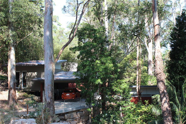 30Sthing's tweet photo. Treehouse owners love returning to their home amongst the Blue Gums https://t.co/6nN2PRmAJh #IworkforBlueScope https://t.co/N1Rqgiaqsd