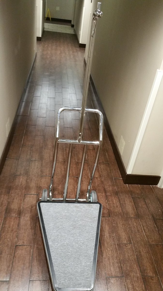 georgectv's tweet photo. I can only guess that whoever designed this 'cart' for @ChoiceHotels never travels? #awfuldesign @ChoiceHotelsPR https://t.co/0JTF7g1NQH