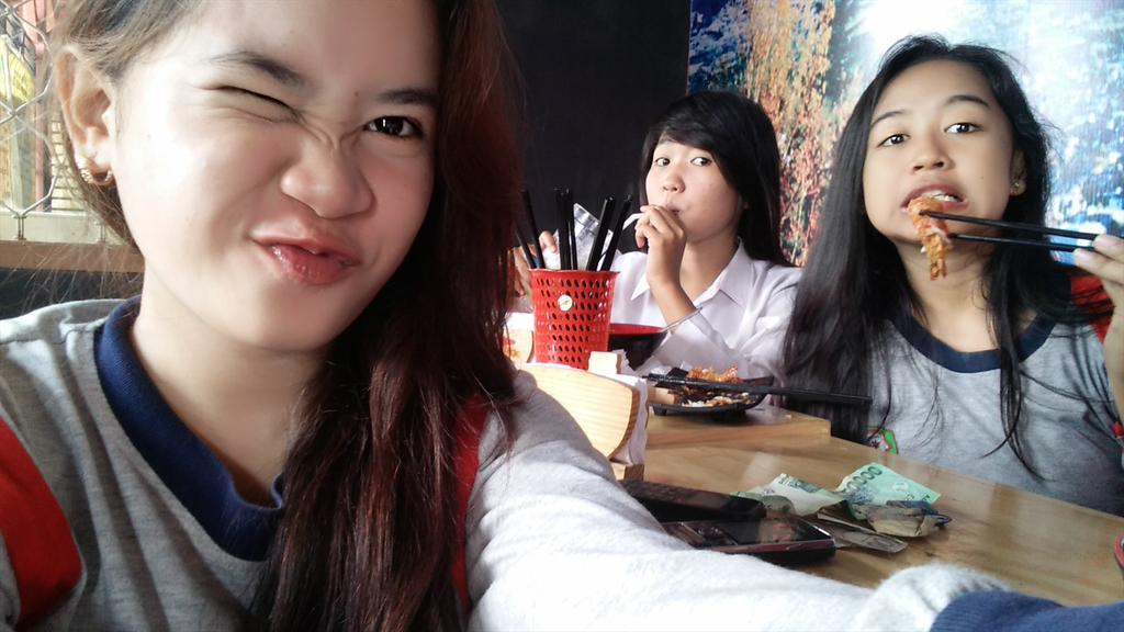 Sisca_Willyanee's tweet photo. 🍜🍸👌📷 https://t.co/CfLV2geQh7